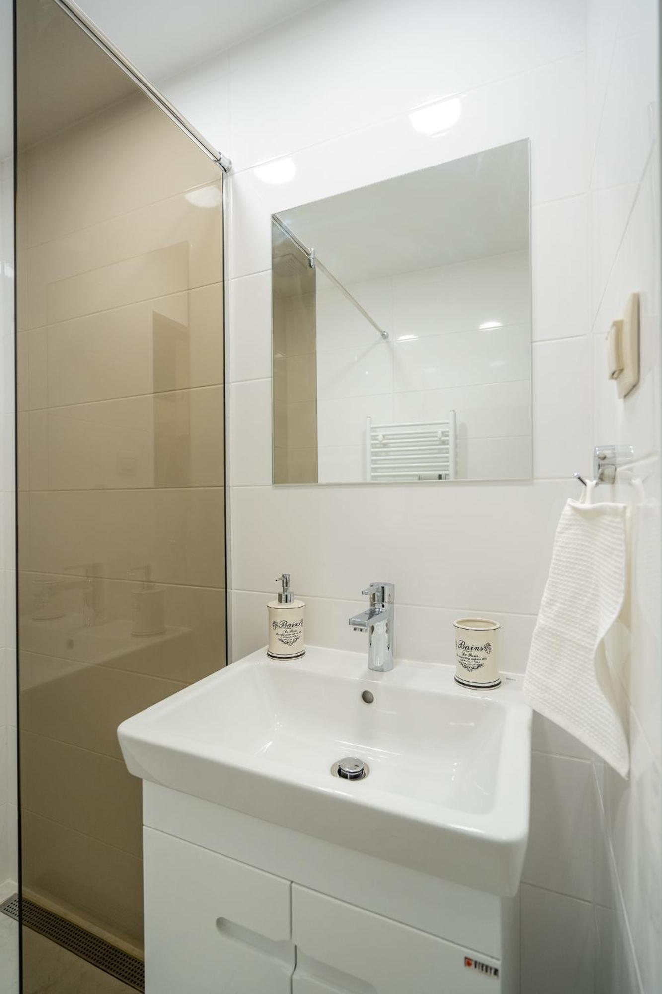 סופיה Top Location Central New & Spacious 3 Bdr Apt Medical Academy מראה חיצוני תמונה