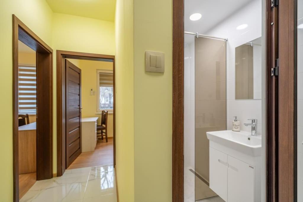 סופיה Top Location Central New & Spacious 3 Bdr Apt Medical Academy מראה חיצוני תמונה